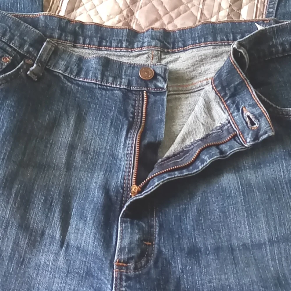 Wrangler 40 x 32 Relaxed Fit Straight Leg Denim Jeans EUC